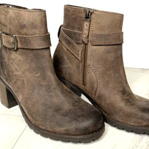 Clarks Verona Buckle Brown Heeled Bootie 8.5 M